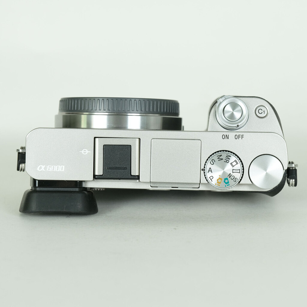 SONY α6000(ILCE-6000) SONY α6000(ILCE-6000)