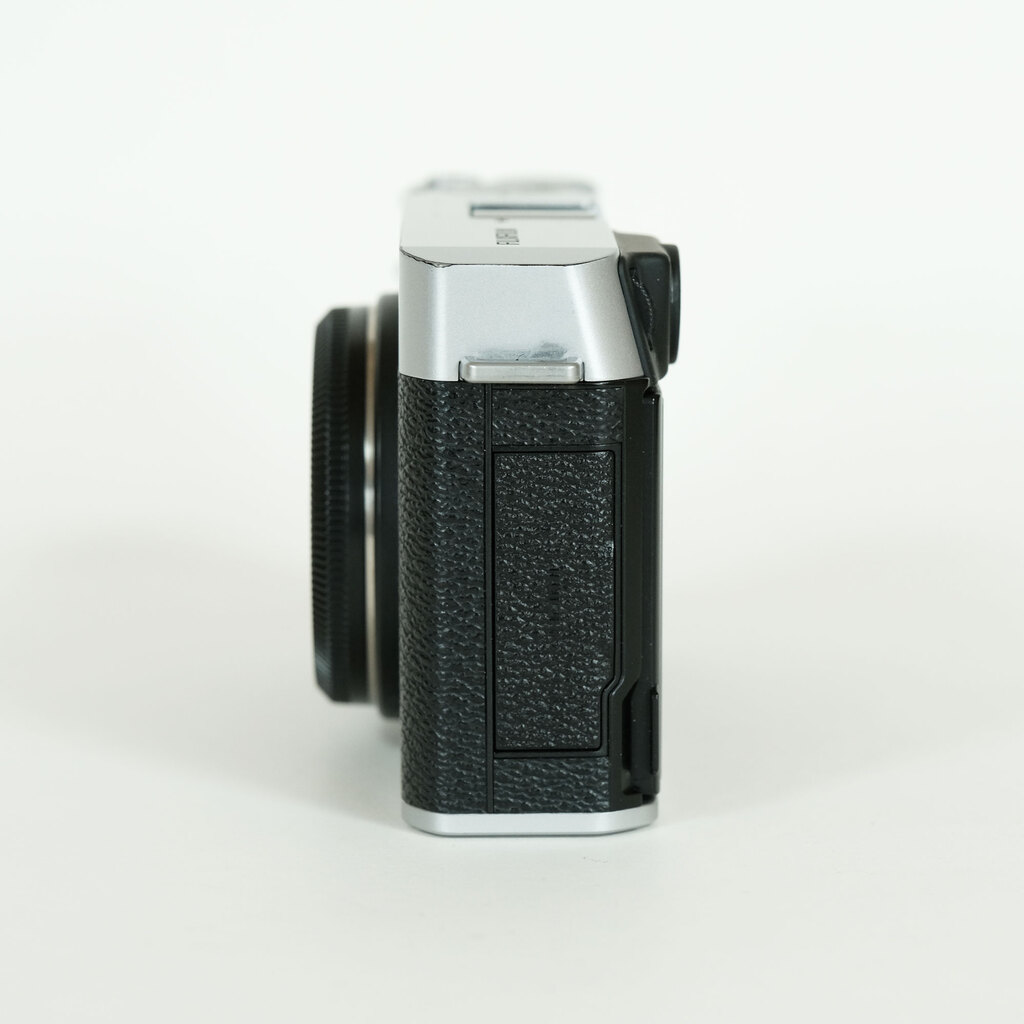 FUJIFILM X-E4の出品 | ONE SCENE（ワンシーン）