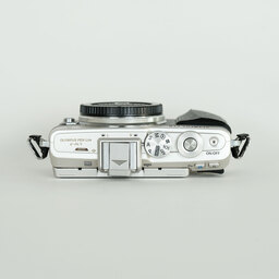 OLYMPUS PEN Lite E-PL7 ボディ シルバー