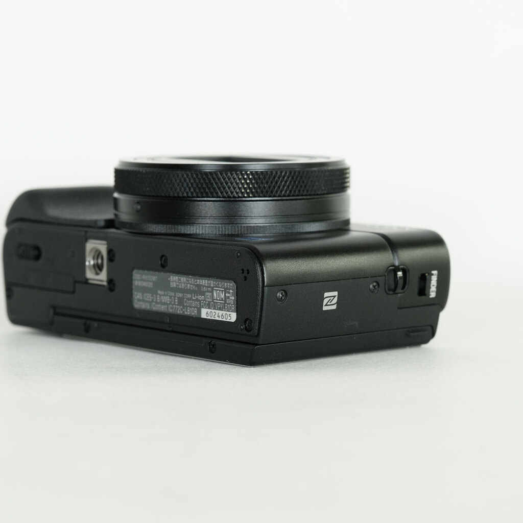 SONY Cyber-shot DSC-RX100M7G シューティンググリップキットの出品