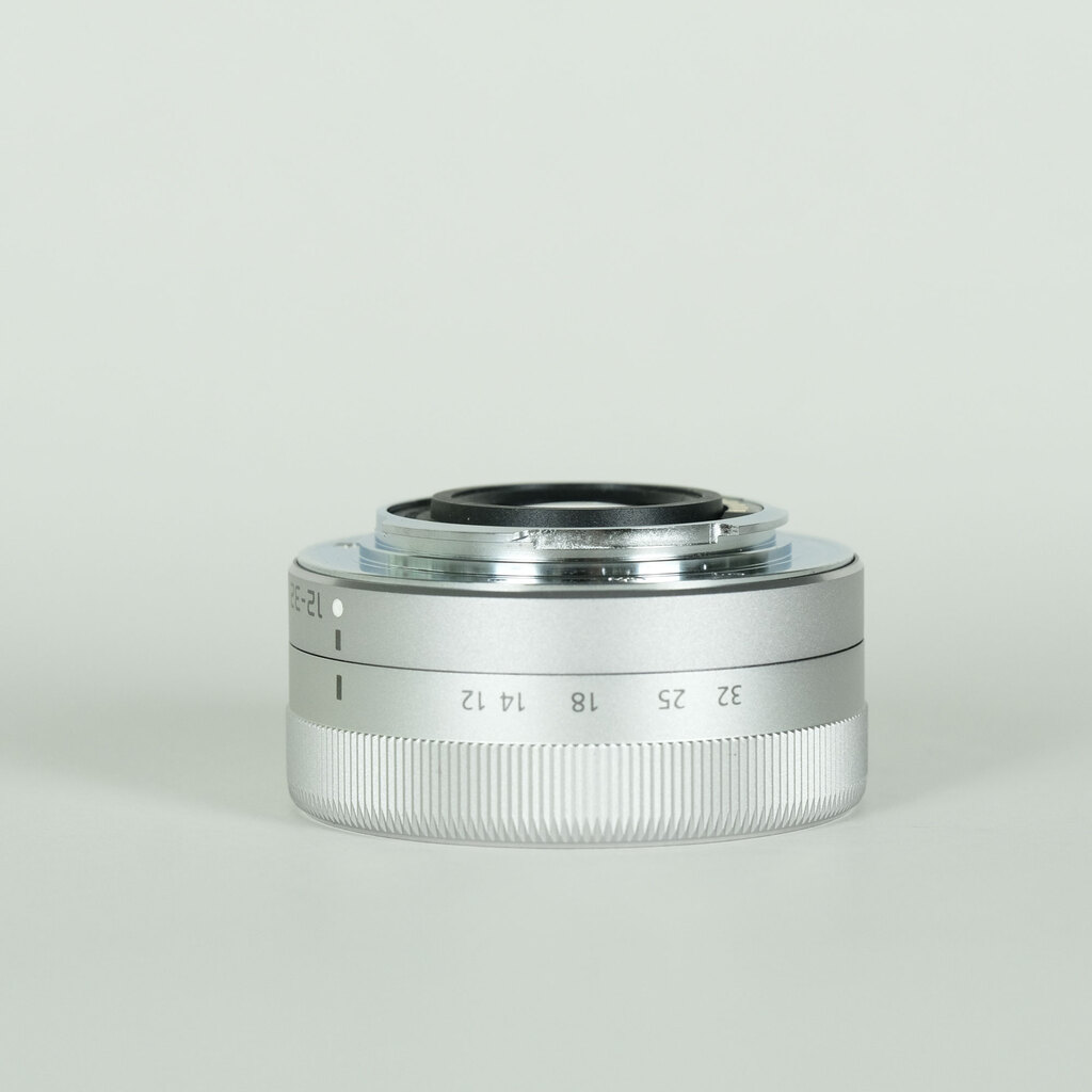 Panasonic LUMIX G VARIO 12-32mm / F3.5-5.6 ASPH. / MEGA O.I.S.の