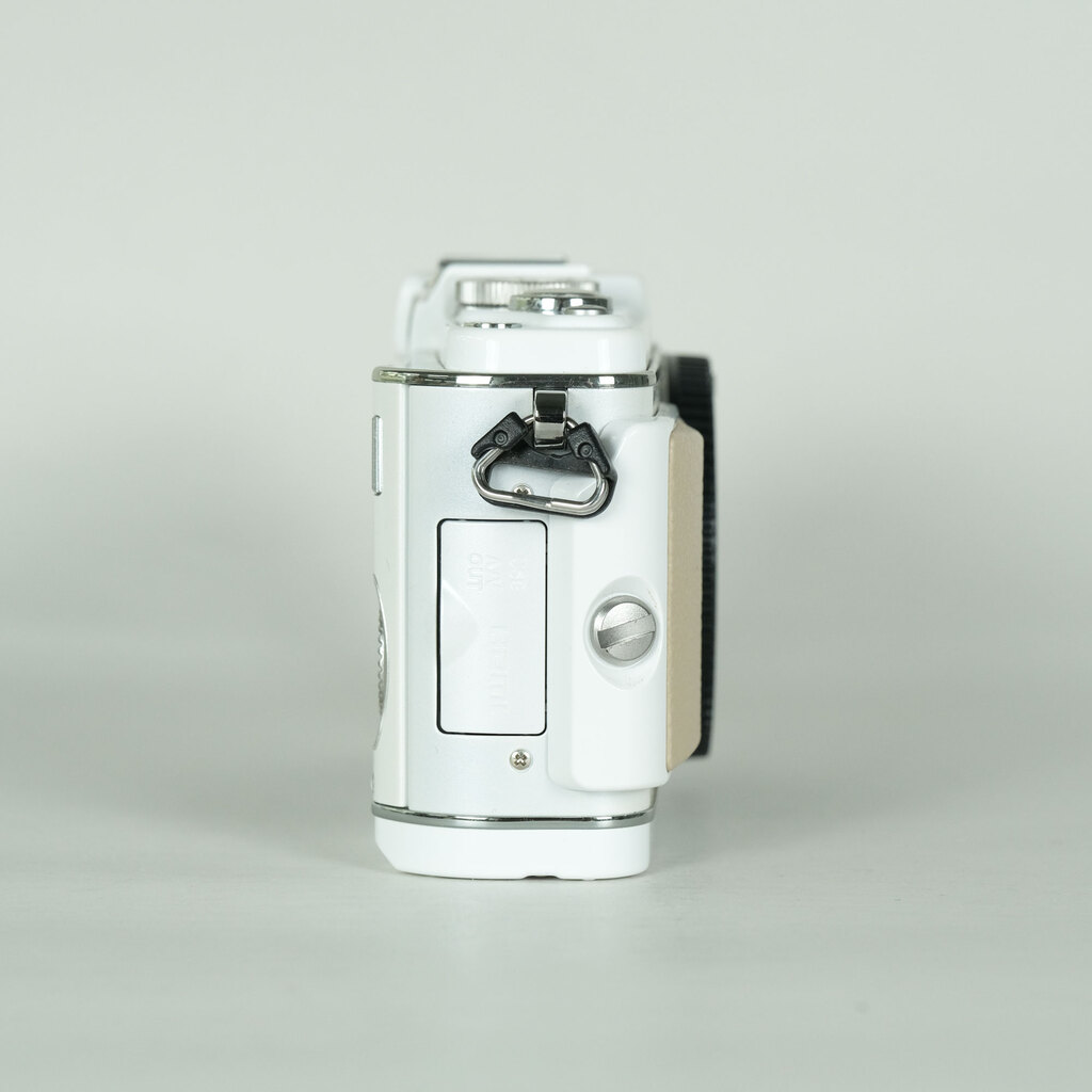 【訳あり動作品】OLYMPUS PEN E-P3 ボディ キットレンズ付き OLYMPUS PEN E-P3 ボディ ホワイトの出品 | ONE SCENE（ワンシーン）