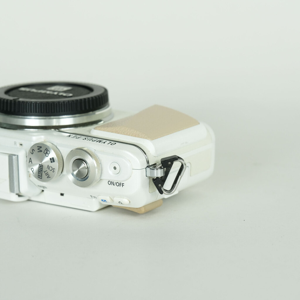 OLYMPUS PEN Lite E-PL7 ボディ ホワイト OLYMPUS PEN Lite E-PL7 ボディ ホワイト