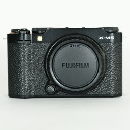 FUJIFILM X-M5