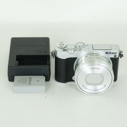 Nikon Nikon1 J5 標準パワーズームレンズキット シルバー Nikon Nikon1 J5 標準パワーズームレンズキット シルバー