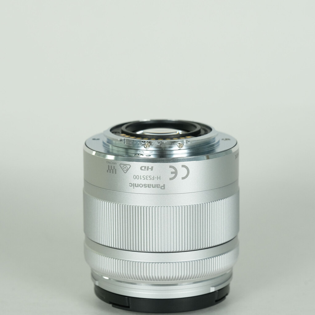 極美品 パナソニック LUMIX ズームレンズ H-FS35100 シルバー 極美品 パナソニック LUMIX ズームレンズ H-FS35100 シルバー カメラ