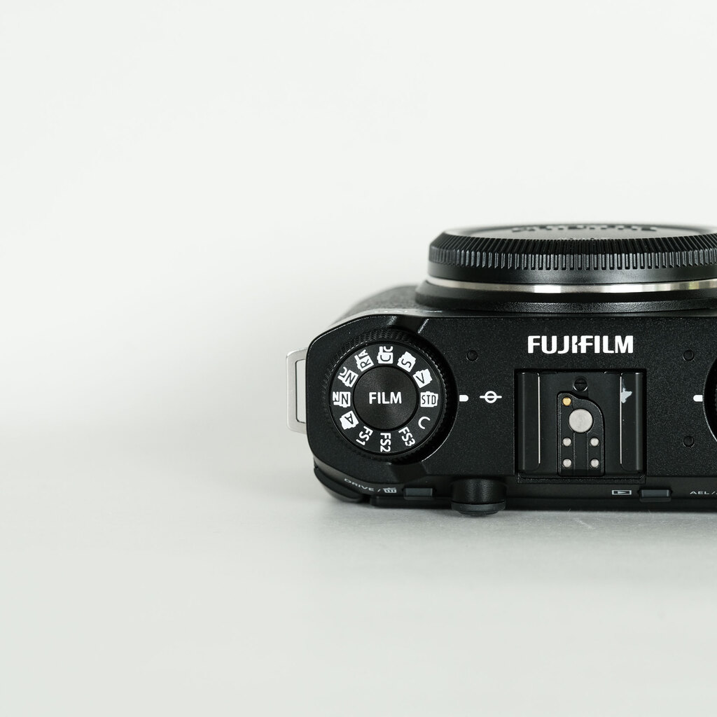 FUJIFILM X-M5