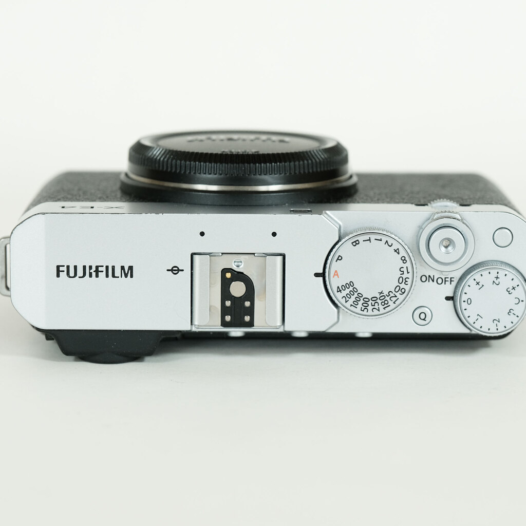 FUJIFILM X-E4