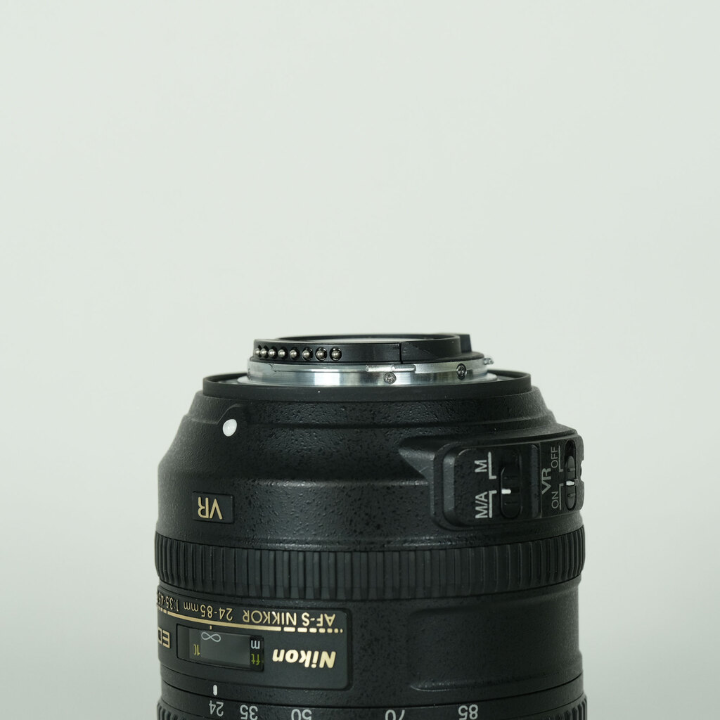 Nikon AF-S NIKKOR 24-85mm F3.5-4.5G ED VRの出品 | ONE SCENE（ワン
