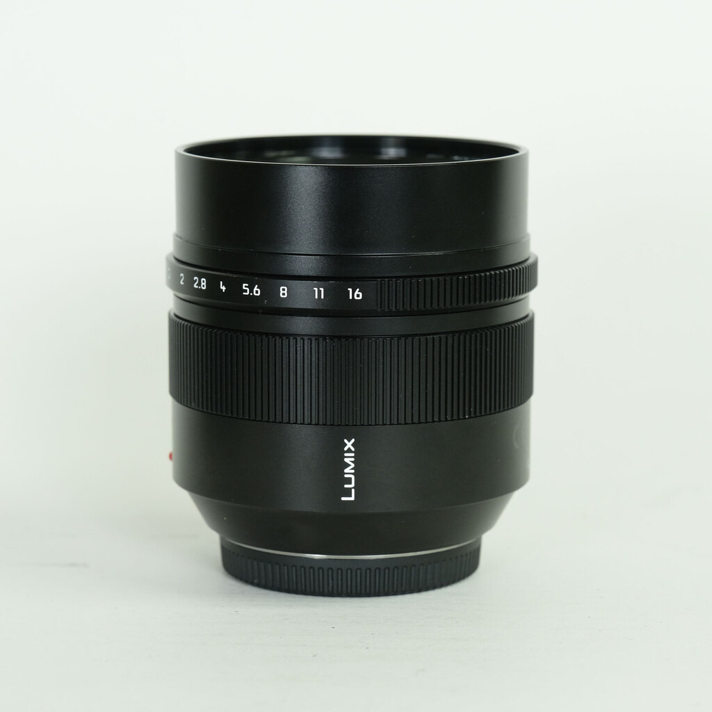 Panasonic LEICA DG NOCTICRON 42.5mm / F1.2 ASPH. / POWER O.I.S.
