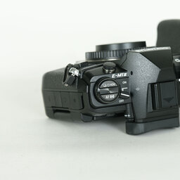 OLYMPUS OM-D E-M1 Mark II