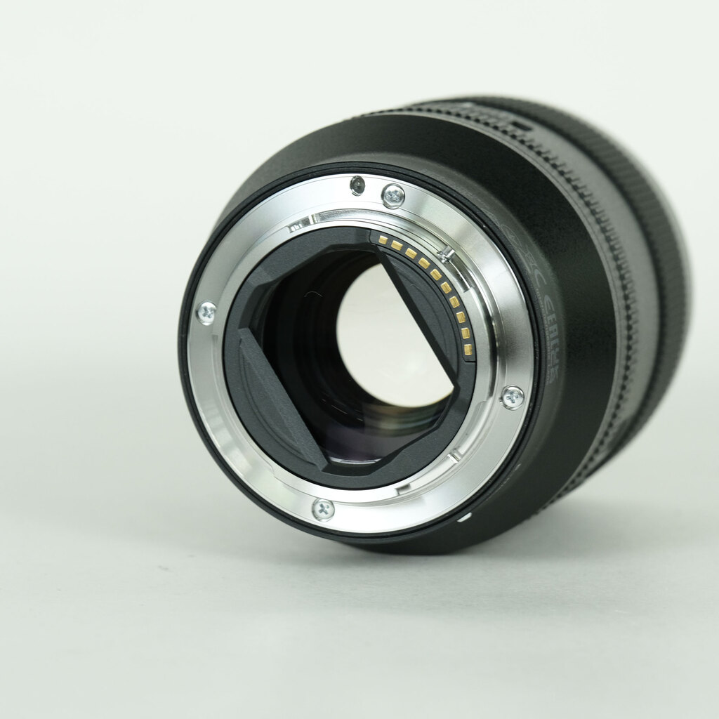 SONY FE 35mm F1.4 GM SEL35F14GMの出品 | ONE SCENE（ワンシーン）
