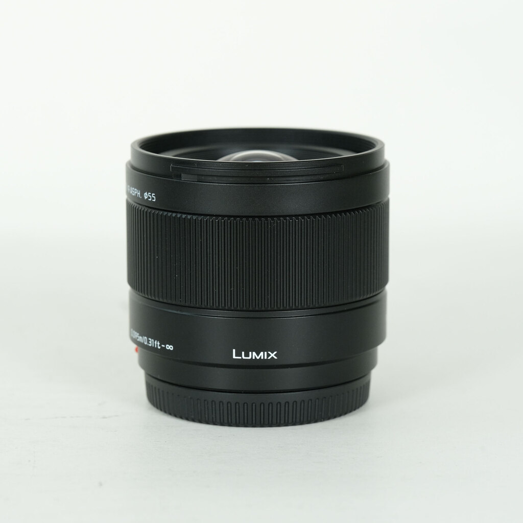 Panasonic LEICA DG SUMMILUX 9mm / F1.7 ASPH.