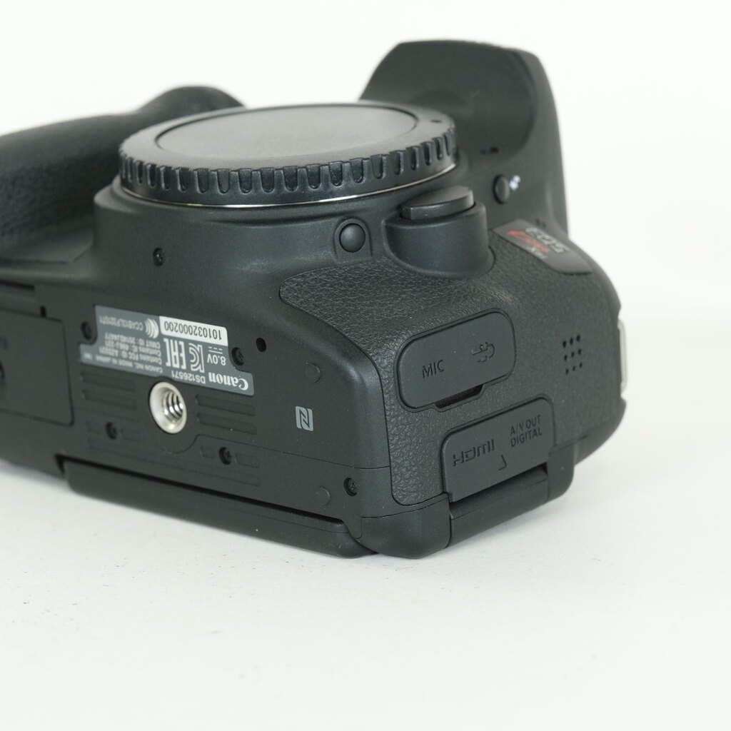 Canon EOS Kiss X8i