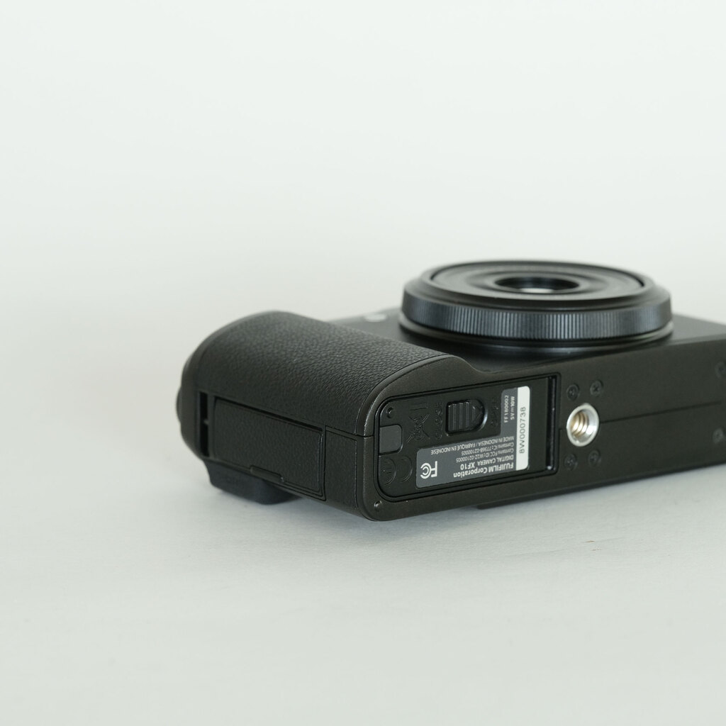 FUJIFILM XF10 ブラック