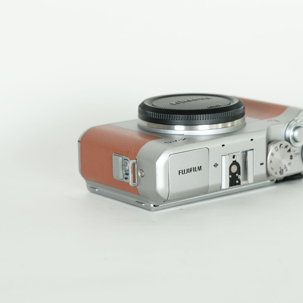 FUJIFILM X-A5 ボディ ブラウン