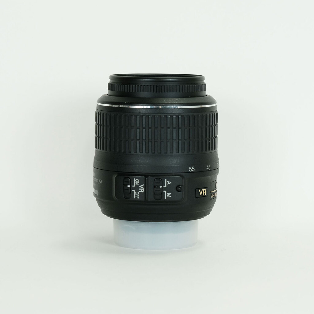 Nikon AF-S DX NIKKOR 18-55mm F3.5-5.6 G VR Nikon AF-S DX NIKKOR 18-55mm F3.5-5.6 G VR