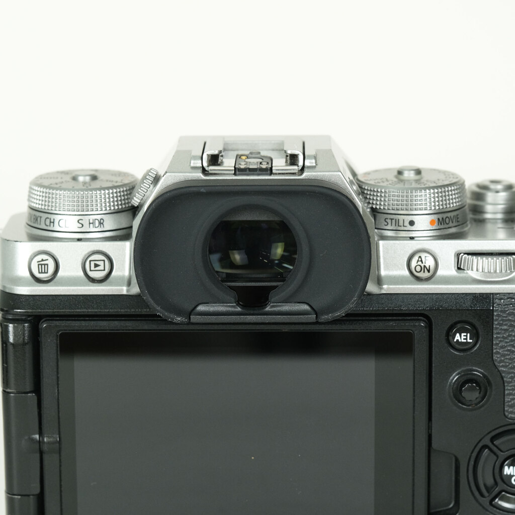 FUJIFILM X-T4 FUJIFILM X-T4