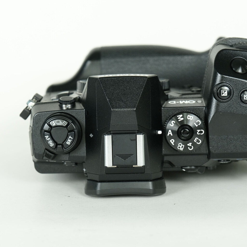 OLYMPUS OM-D E-M1Xの出品 | ONE SCENE（ワンシーン）