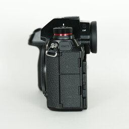 Panasonic LUMIX DC-S1