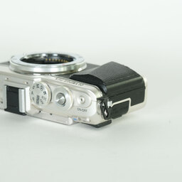 OLYMPUS PEN Lite E-PL7 ボディ シルバー