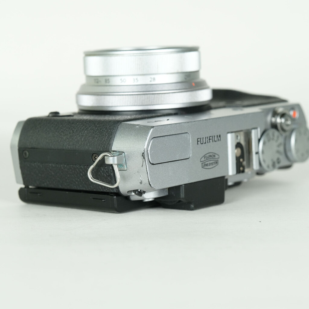 FUJIFILM X30 シルバーの出品 | ONE SCENE（ワンシーン）