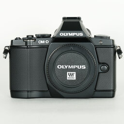 OLYMPUS OM-D E-M5 ボディ ブラック