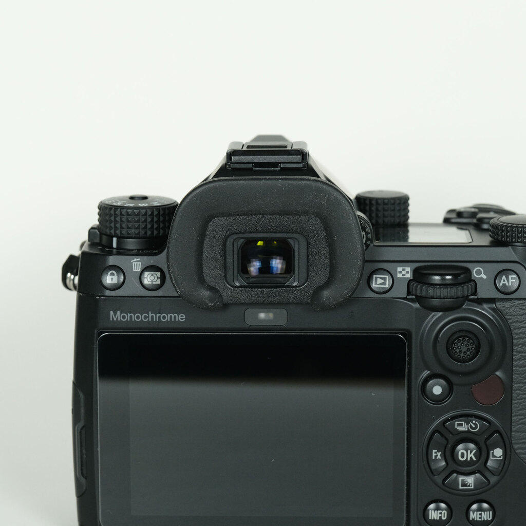 PENTAX K-3 Mark III Monochrome PENTAX K-3 Mark III Monochrome