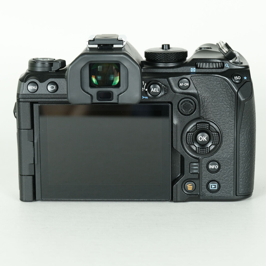 OM SYSTEM OM-1 Mark II [�{�f�B]
