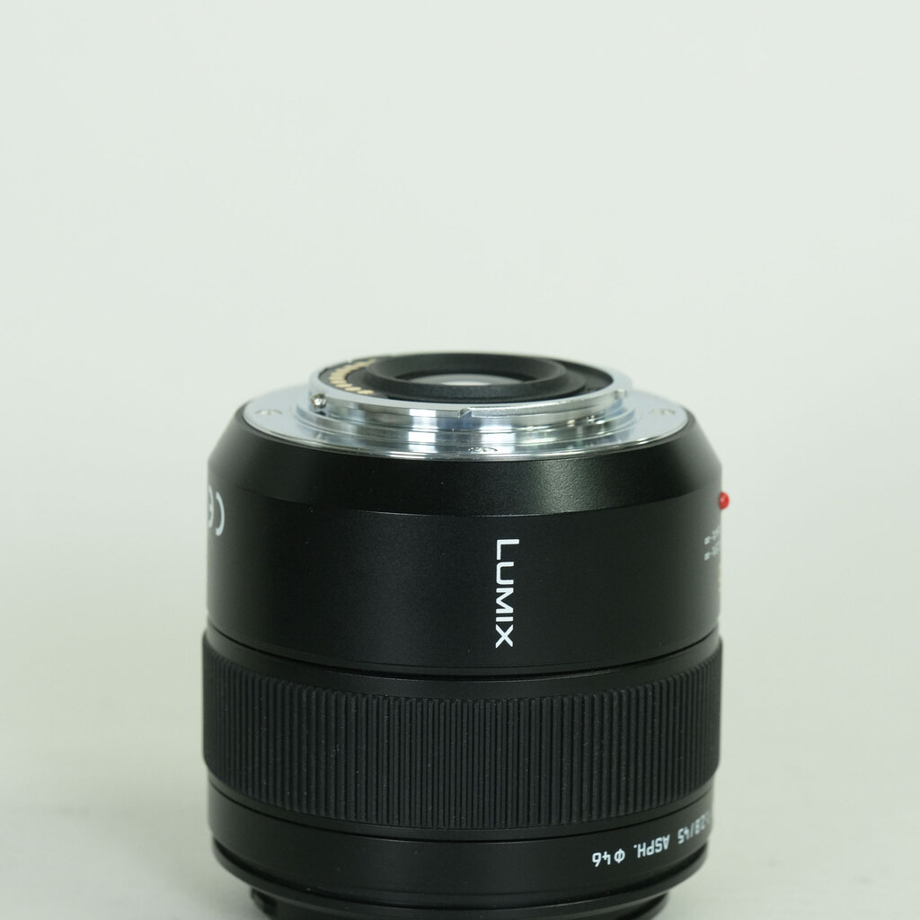 Panasonic LEICA DG MACRO-ELMARIT 45mm F2.8 ASPH. MEGA O.I.S.