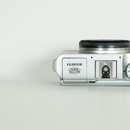 FUJIFILM X-A1 ボディ ブラウン