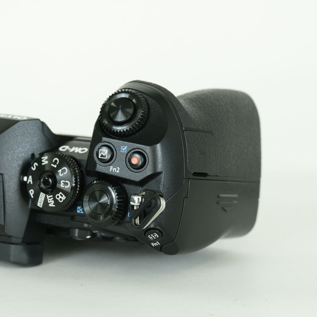 OLYMPUS OM-D E-M1 Mark II OLYMPUS OM-D E-M1 Mark II