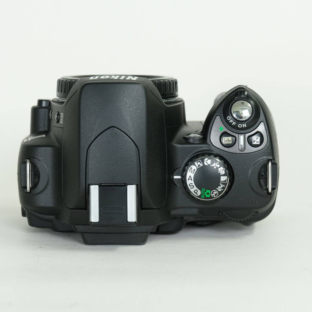 Nikon D40 ブラックボディ
