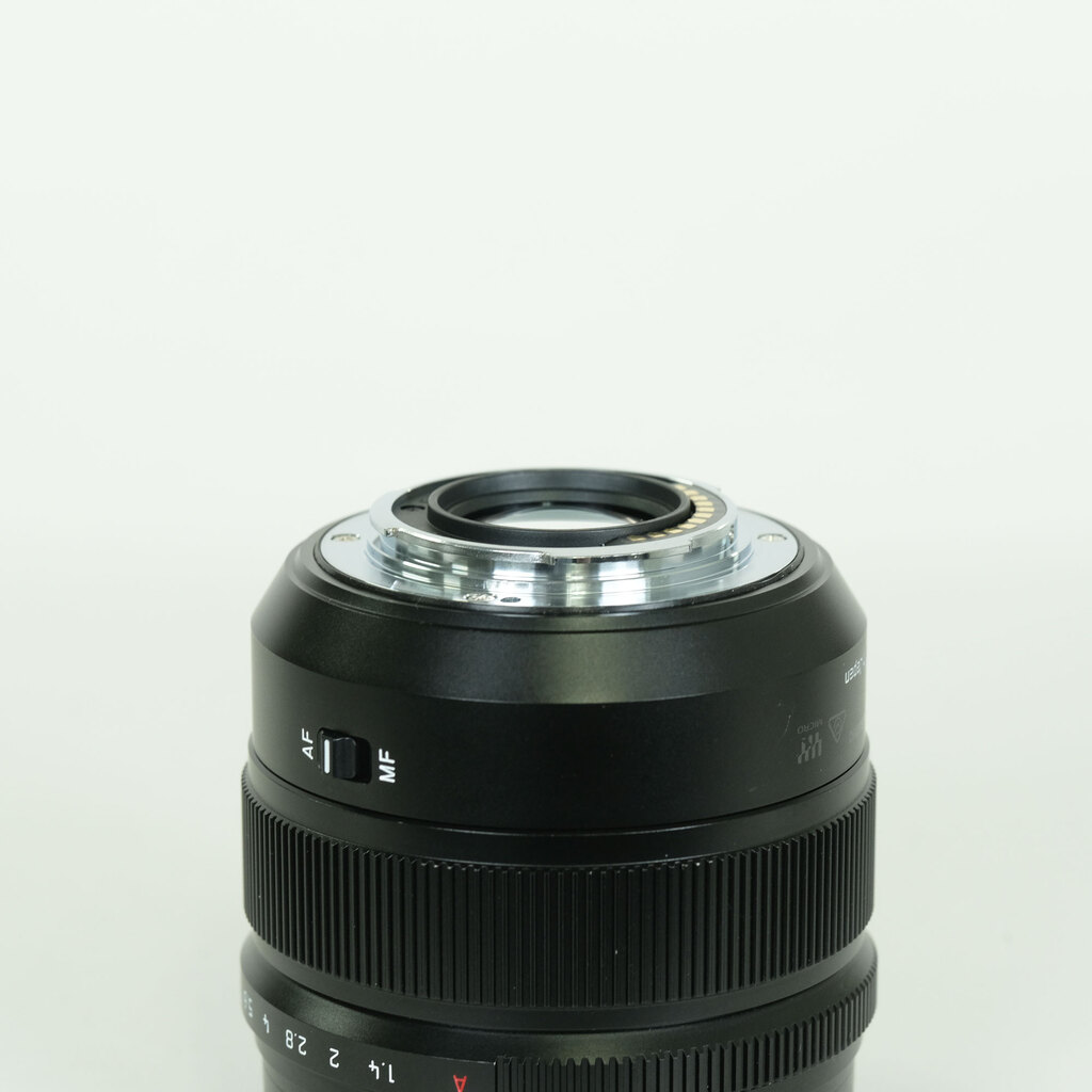Panasonic LEICA DG SUMMILUX 12mm / F1.4 ASPH. Panasonic LEICA DG SUMMILUX 12mm / F1.4 ASPH.