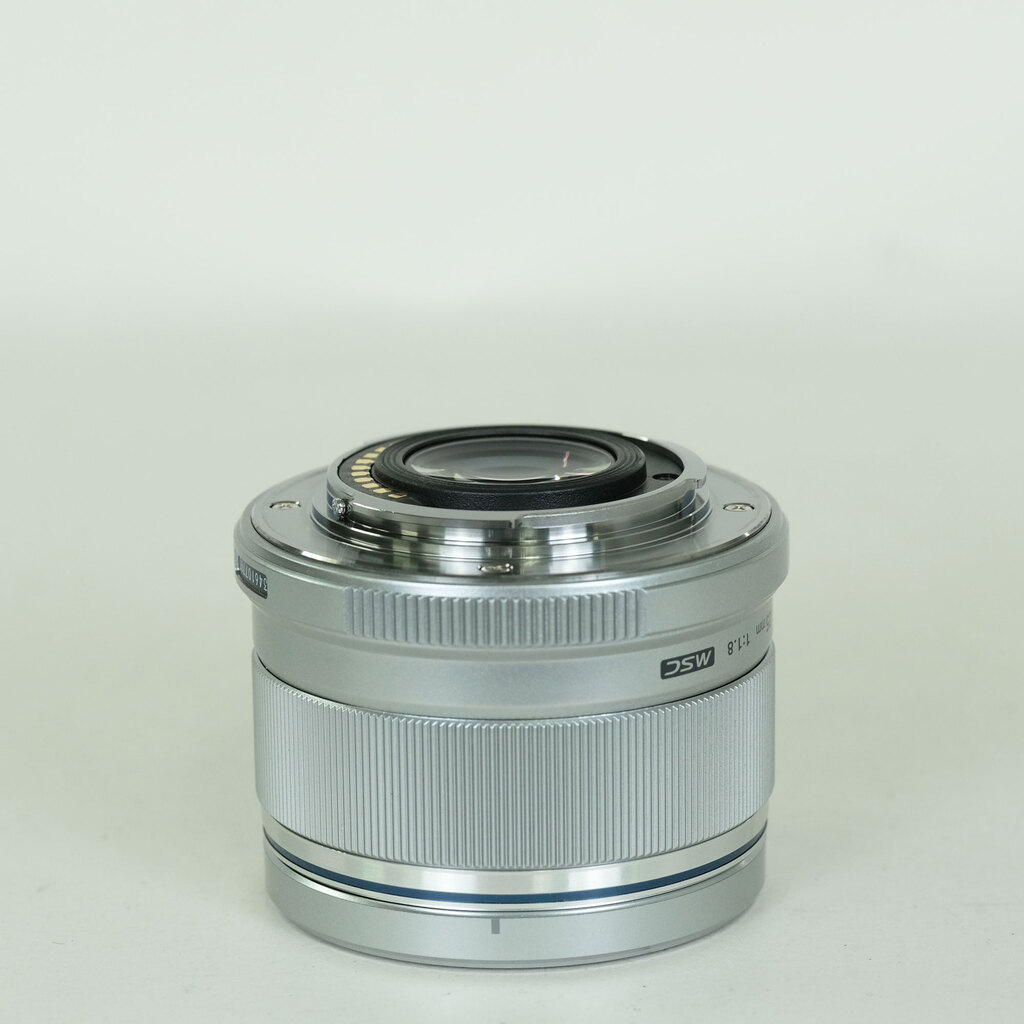 OLYMPUS M.ZUIKO DIGITAL 25mm F1.8 OLYMPUS M.ZUIKO DIGITAL 25mm F1.8