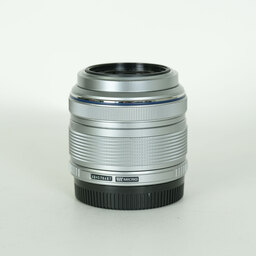 OLYMPUS M.ZUIKO DIGITAL 14-42mm F3.5-5.6IIR シルバー