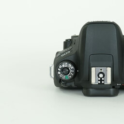 Canon EOS 9000D Canon EOS 9000D