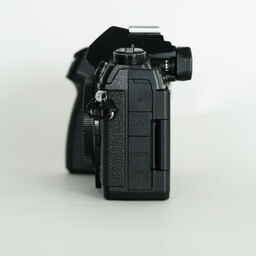 OLYMPUS OM-D E-M1 Mark III