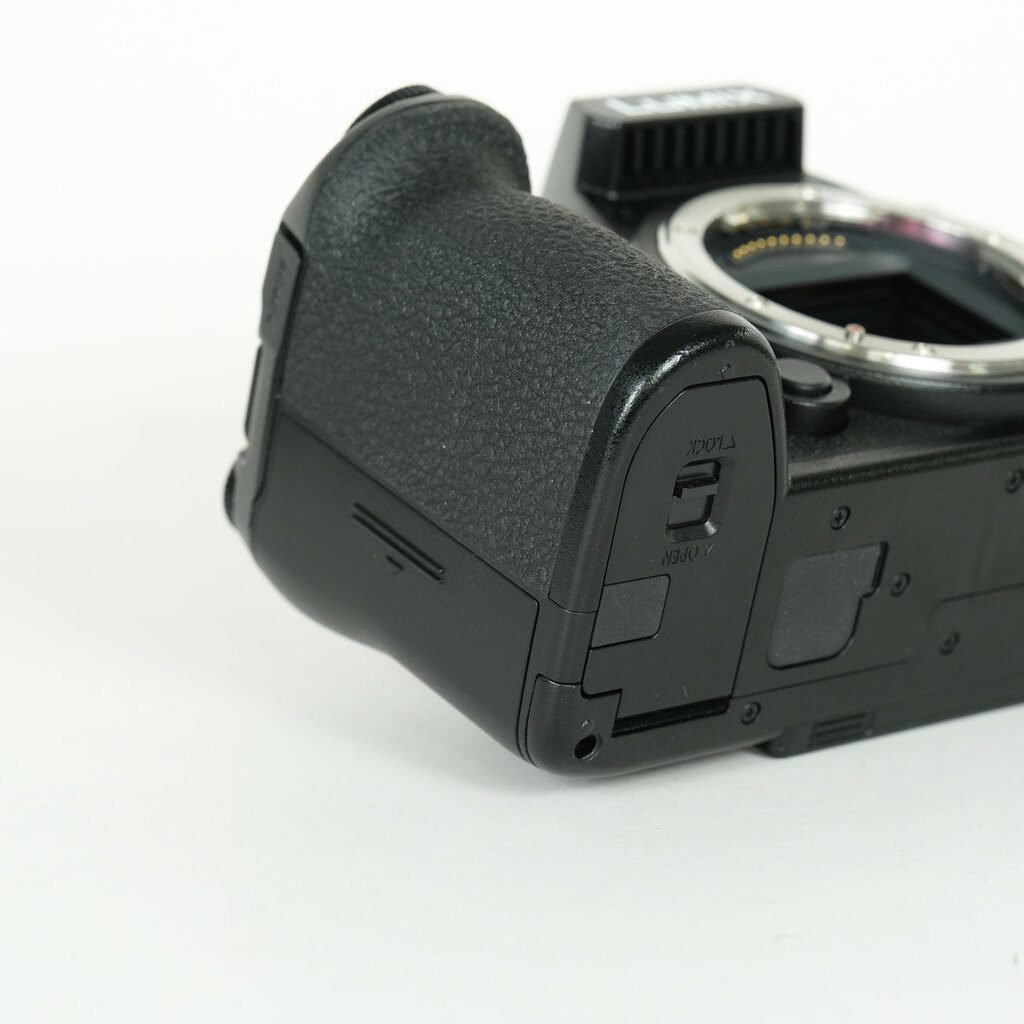 Panasonic LUMIX S5II DC-S5M2