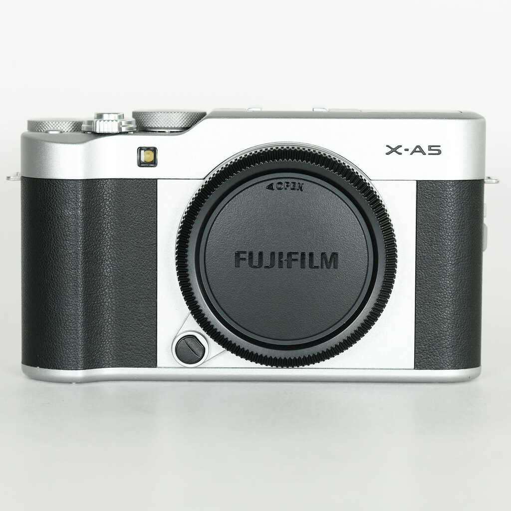 FUJIFILM X-A5