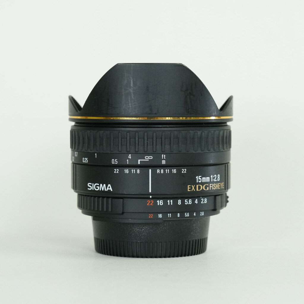 SIGMA 15mm F2.8EX DG DIAGONAL FISHEYE (ニコンF用) SIGMA 15mm F2.8EX DG DIAGONAL FISHEYE (ニコンF用)