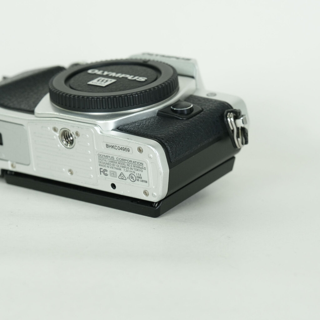 OLYMPUS OM-D E-M10 Mark II