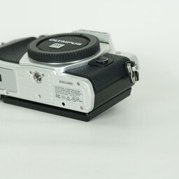 OLYMPUS OM-D E-M10 Mark II