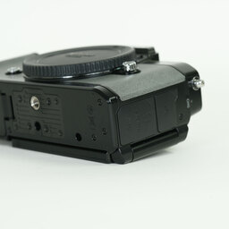 Nikon Z f プレミアムエクステリア張替済み