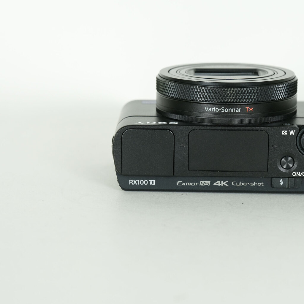 SONY Cyber-shot DSC-RX100M7