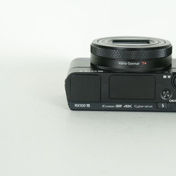 SONY Cyber-shot DSC-RX100M7