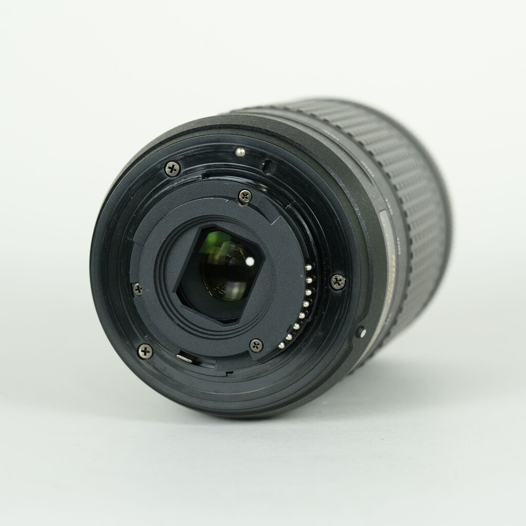 Nikon AF-P DX NIKKOR 70-300mm f/4.5-6.3G ED VR Nikon AF-P DX NIKKOR 70-300mm f/4.5-6.3G ED VR