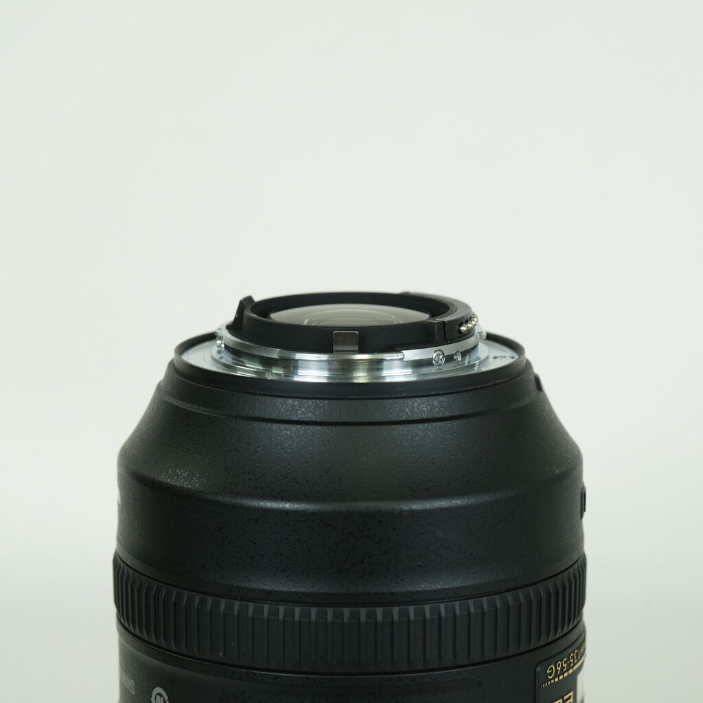 Nikon AF-S NIKKOR 28-300mm f/3.5-5.6G ED VR Nikon AF-S NIKKOR 28-300mm f/3.5-5.6G ED VR