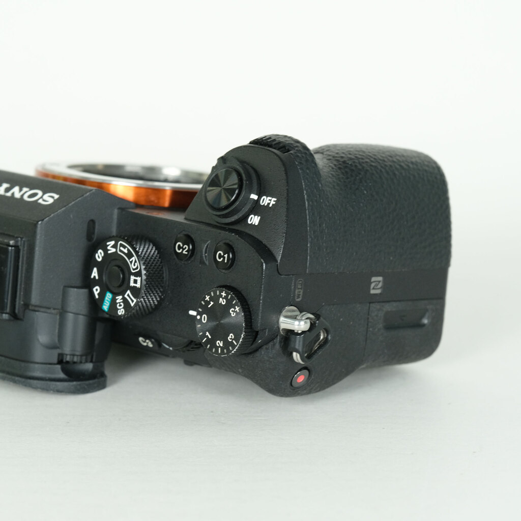 SONY α7S II（ILCE-7SM2）の出品 | ONE SCENE（ワンシーン）