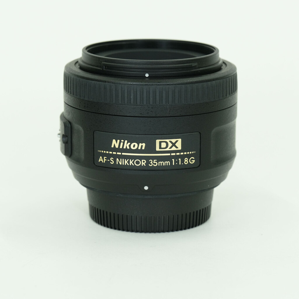 Nikon AF-S DX NIKKOR 35mm f/1.8G Nikon AF-S DX NIKKOR 35mm f/1.8G